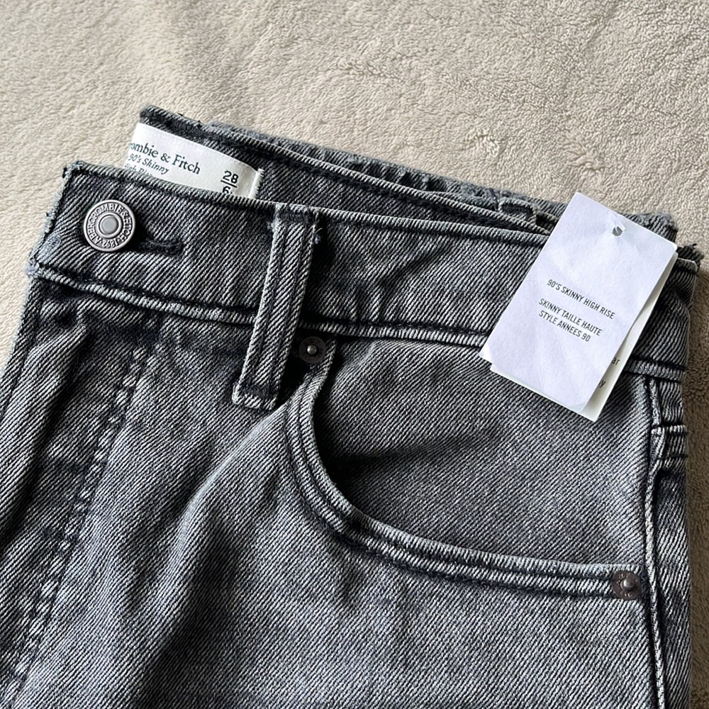 Abercrombie & Fitch The 90’s Skinny High Rise Jeans - Picture 10 of 13